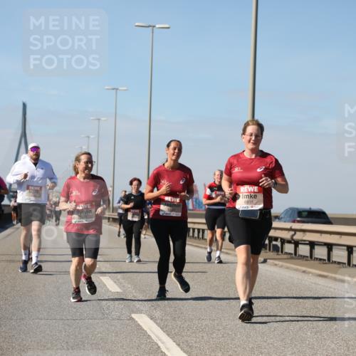 03.10.2025 - Köhlbrandbrückenlauf Yannick Fuchs http://msf.ph/oto/9192454 03.10.2025 12:14:03 Position 3 5343, 5188, 6515 meine-sportfotos.de