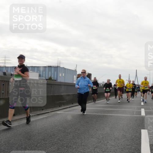 03.10.2025 - Köhlbrandbrückenlauf Matties Gatica Varas http://msf.ph/oto/9192469 03.10.2025 16:10:39 Position 3  meine-sportfotos.de