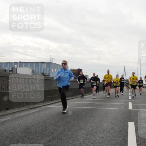 03.10.2025 - Köhlbrandbrückenlauf Matties Gatica Varas http://msf.ph/oto/9192472 03.10.2025 16:10:40 Position 3  meine-sportfotos.de