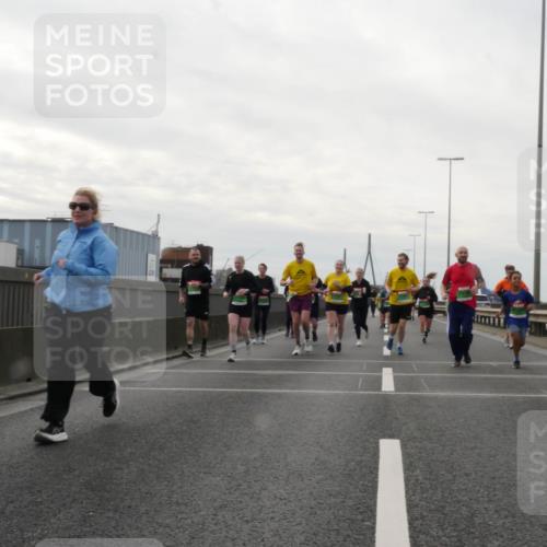 03.10.2025 - Köhlbrandbrückenlauf Matties Gatica Varas http://msf.ph/oto/9192475 03.10.2025 16:10:40 Position 3  meine-sportfotos.de