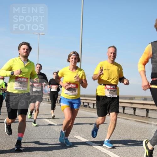 03.10.2025 - Köhlbrandbrückenlauf Yannick Fuchs http://msf.ph/oto/9192477 03.10.2025 11:53:51 Position 3 5903, 5674, 5673, 5062 meine-sportfotos.de