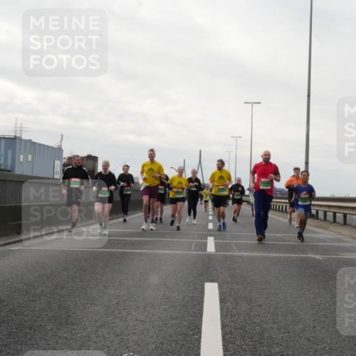 03.10.2025 - Köhlbrandbrückenlauf Matties Gatica Varas http://msf.ph/oto/9192478 03.10.2025 16:10:41 Position 3  meine-sportfotos.de