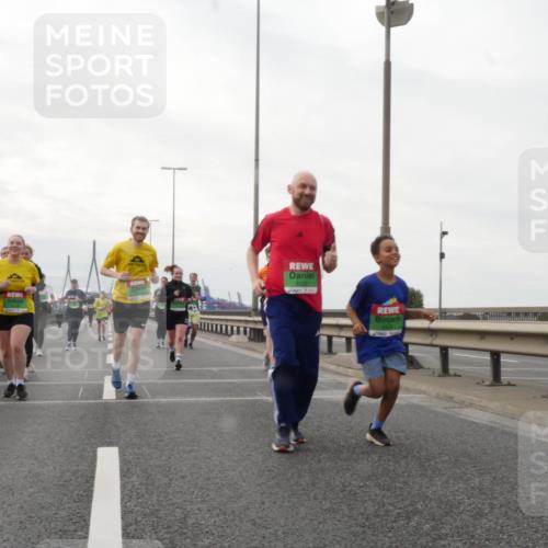 03.10.2025 - Köhlbrandbrückenlauf Matties Gatica Varas http://msf.ph/oto/9192488 03.10.2025 16:10:43 Position 3 8339 meine-sportfotos.de