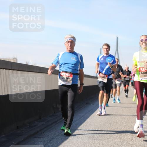 03.10.2025 - Köhlbrandbrückenlauf Yannick Fuchs http://msf.ph/oto/9192493 03.10.2025 11:53:52 Position 3 4595, 5927 meine-sportfotos.de