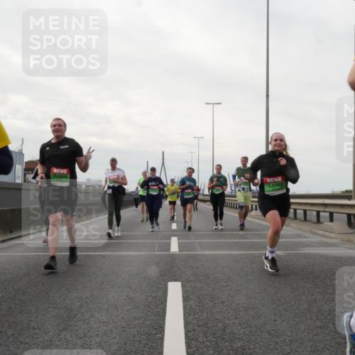 03.10.2025 - Köhlbrandbrückenlauf Matties Gatica Varas http://msf.ph/oto/9192499 03.10.2025 16:10:45 Position 3 748, 0684 meine-sportfotos.de