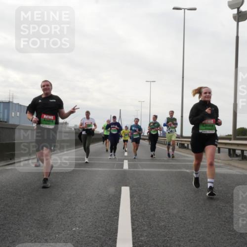 03.10.2025 - Köhlbrandbrückenlauf Matties Gatica Varas http://msf.ph/oto/9192501 03.10.2025 16:10:46 Position 3 8684 meine-sportfotos.de