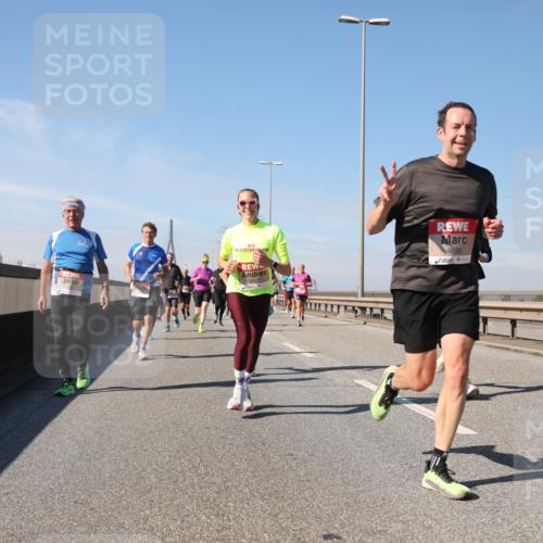 03.10.2025 - Köhlbrandbrückenlauf Yannick Fuchs http://msf.ph/oto/9192503 03.10.2025 11:53:53 Position 3 4858 meine-sportfotos.de