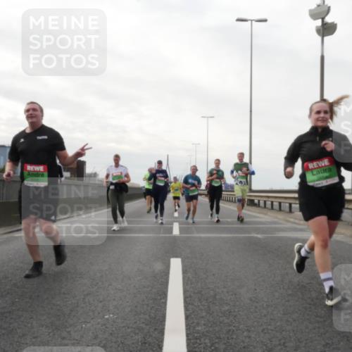 03.10.2025 - Köhlbrandbrückenlauf Matties Gatica Varas http://msf.ph/oto/9192504 03.10.2025 16:10:46 Position 3  meine-sportfotos.de