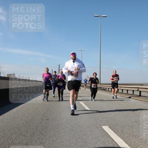 03.10.2025 - Köhlbrandbrückenlauf Yannick Fuchs http://msf.ph/oto/9192507 03.10.2025 12:14:07 Position 3  meine-sportfotos.de