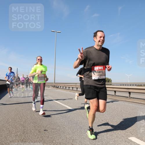 03.10.2025 - Köhlbrandbrückenlauf Yannick Fuchs http://msf.ph/oto/9192509 03.10.2025 11:53:53 Position 3 4858 meine-sportfotos.de