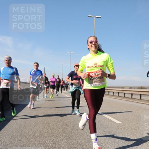 03.10.2025 - Köhlbrandbrückenlauf Yannick Fuchs http://msf.ph/oto/9192514 03.10.2025 11:53:54 Position 3 5927 meine-sportfotos.de