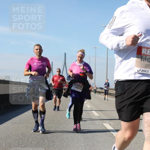 03.10.2025 - Köhlbrandbrückenlauf Yannick Fuchs http://msf.ph/oto/9192523 03.10.2025 12:14:08 Position 3 5021, 5193 meine-sportfotos.de