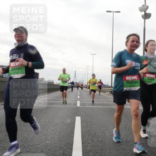 03.10.2025 - Köhlbrandbrückenlauf Matties Gatica Varas http://msf.ph/oto/9192524 03.10.2025 16:10:49 Position 3 9142, 8936, 9436 meine-sportfotos.de