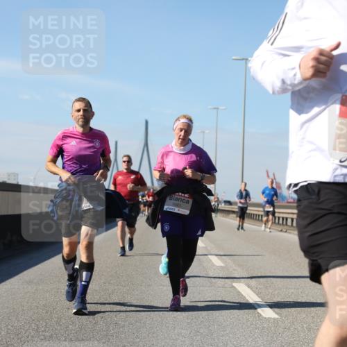 03.10.2025 - Köhlbrandbrückenlauf Yannick Fuchs http://msf.ph/oto/9192528 03.10.2025 12:14:09 Position 3 5021, 5193 meine-sportfotos.de
