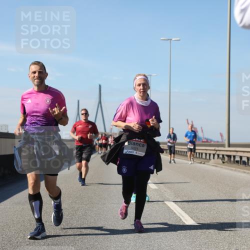 03.10.2025 - Köhlbrandbrückenlauf Yannick Fuchs http://msf.ph/oto/9192531 03.10.2025 12:14:09 Position 3 5021 meine-sportfotos.de