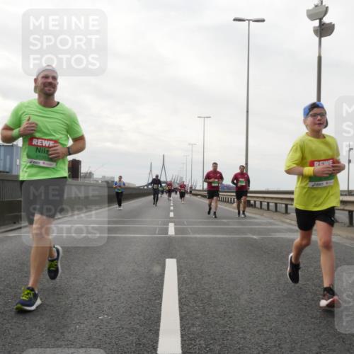 03.10.2025 - Köhlbrandbrückenlauf Matties Gatica Varas http://msf.ph/oto/9192534 03.10.2025 16:10:52 Position 3 8730 meine-sportfotos.de