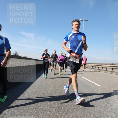 03.10.2025 - Köhlbrandbrückenlauf Yannick Fuchs http://msf.ph/oto/9192535 03.10.2025 11:53:56 Position 3 4595, 4191 meine-sportfotos.de