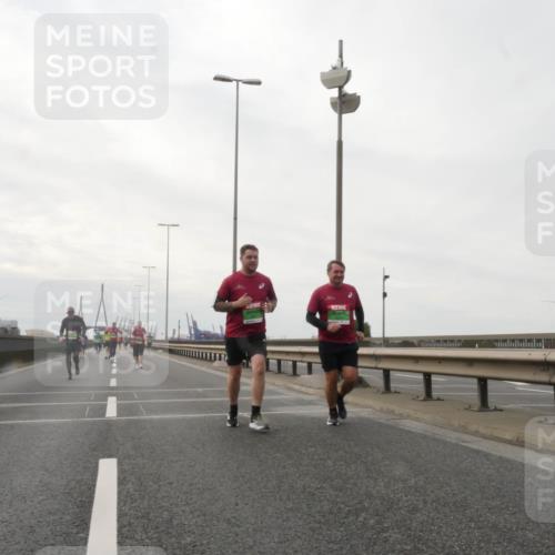 03.10.2025 - Köhlbrandbrückenlauf Matties Gatica Varas http://msf.ph/oto/9192543 03.10.2025 16:10:55 Position 3  meine-sportfotos.de