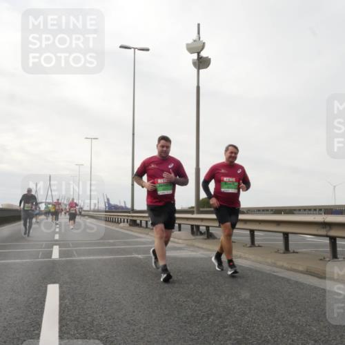 03.10.2025 - Köhlbrandbrückenlauf Matties Gatica Varas http://msf.ph/oto/9192545 03.10.2025 16:10:55 Position 3  meine-sportfotos.de