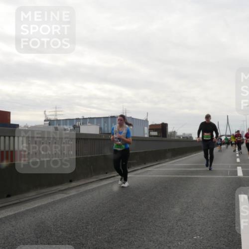 03.10.2025 - Köhlbrandbrückenlauf Matties Gatica Varas http://msf.ph/oto/9192556 03.10.2025 16:10:58 Position 3  meine-sportfotos.de