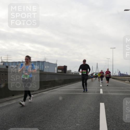 03.10.2025 - Köhlbrandbrückenlauf Matties Gatica Varas http://msf.ph/oto/9192558 03.10.2025 16:10:58 Position 3  meine-sportfotos.de