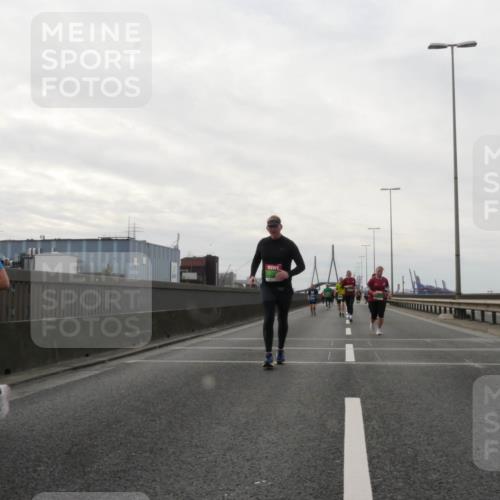 03.10.2025 - Köhlbrandbrückenlauf Matties Gatica Varas http://msf.ph/oto/9192560 03.10.2025 16:10:59 Position 3  meine-sportfotos.de