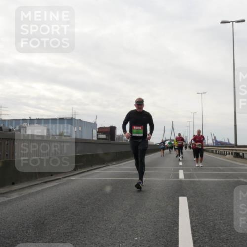 03.10.2025 - Köhlbrandbrückenlauf Matties Gatica Varas http://msf.ph/oto/9192563 03.10.2025 16:10:59 Position 3  meine-sportfotos.de