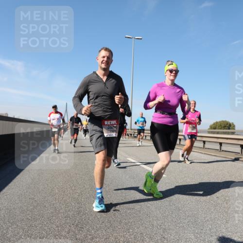 03.10.2025 - Köhlbrandbrückenlauf Yannick Fuchs http://msf.ph/oto/9192566 03.10.2025 11:53:57 Position 3 4369 meine-sportfotos.de
