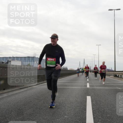 03.10.2025 - Köhlbrandbrückenlauf Matties Gatica Varas http://msf.ph/oto/9192567 03.10.2025 16:11:00 Position 3 7504 meine-sportfotos.de