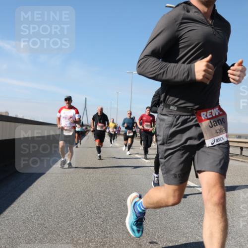 03.10.2025 - Köhlbrandbrückenlauf Yannick Fuchs http://msf.ph/oto/9192572 03.10.2025 11:53:58 Position 3 280, 4369 meine-sportfotos.de