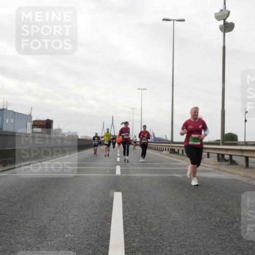 03.10.2025 - Köhlbrandbrückenlauf Matties Gatica Varas http://msf.ph/oto/9192573 03.10.2025 16:11:02 Position 3  meine-sportfotos.de