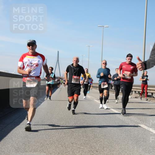 03.10.2025 - Köhlbrandbrückenlauf Yannick Fuchs http://msf.ph/oto/9192576 03.10.2025 11:53:58 Position 3 6665 meine-sportfotos.de