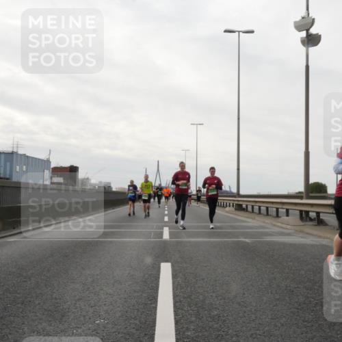 03.10.2025 - Köhlbrandbrückenlauf Matties Gatica Varas http://msf.ph/oto/9192578 03.10.2025 16:11:03 Position 3  meine-sportfotos.de