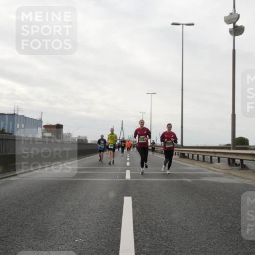03.10.2025 - Köhlbrandbrückenlauf Matties Gatica Varas http://msf.ph/oto/9192579 03.10.2025 16:11:03 Position 3  meine-sportfotos.de
