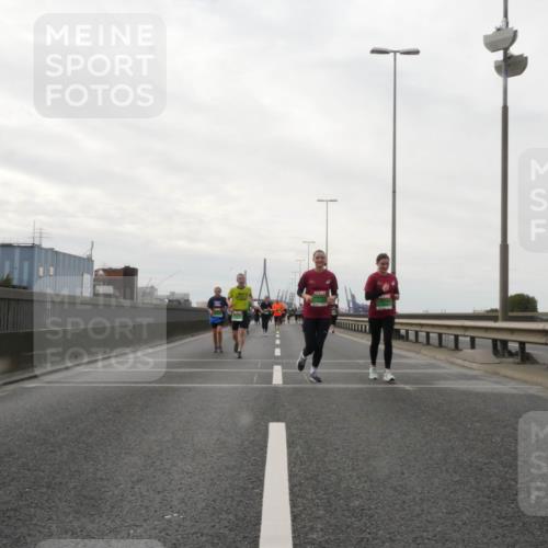 03.10.2025 - Köhlbrandbrückenlauf Matties Gatica Varas http://msf.ph/oto/9192584 03.10.2025 16:11:04 Position 3  meine-sportfotos.de