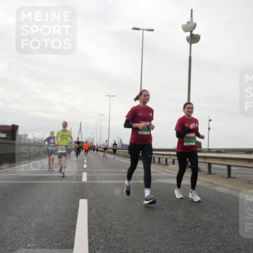 03.10.2025 - Köhlbrandbrückenlauf Matties Gatica Varas http://msf.ph/oto/9192589 03.10.2025 16:11:05 Position 3  meine-sportfotos.de