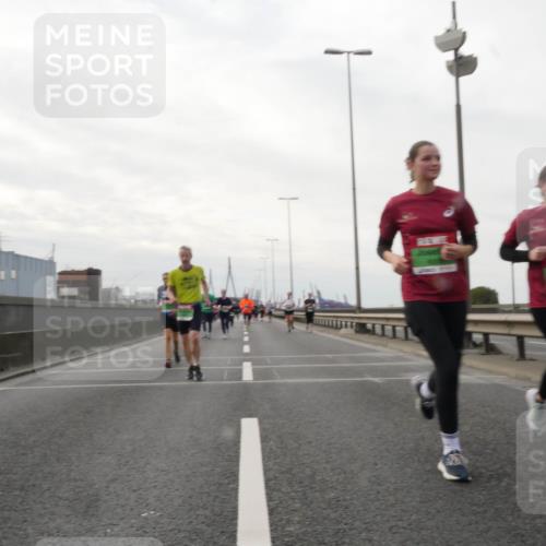 03.10.2025 - Köhlbrandbrückenlauf Matties Gatica Varas http://msf.ph/oto/9192591 03.10.2025 16:11:06 Position 3  meine-sportfotos.de