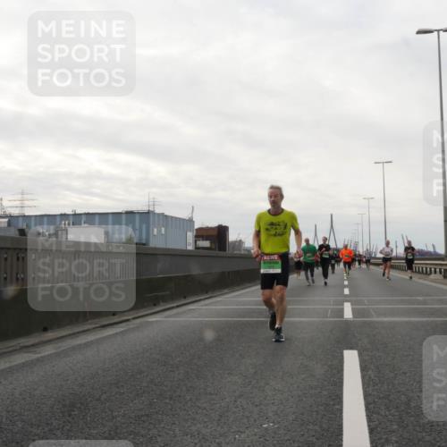 03.10.2025 - Köhlbrandbrückenlauf Matties Gatica Varas http://msf.ph/oto/9192594 03.10.2025 16:11:07 Position 3  meine-sportfotos.de