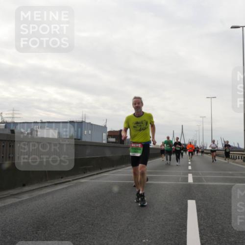 03.10.2025 - Köhlbrandbrückenlauf Matties Gatica Varas http://msf.ph/oto/9192597 03.10.2025 16:11:07 Position 3  meine-sportfotos.de