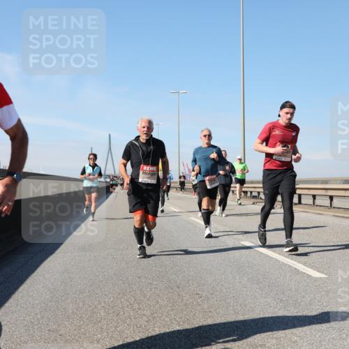 03.10.2025 - Köhlbrandbrückenlauf Yannick Fuchs http://msf.ph/oto/9192599 03.10.2025 11:53:59 Position 3 25, 6665, 4487 meine-sportfotos.de