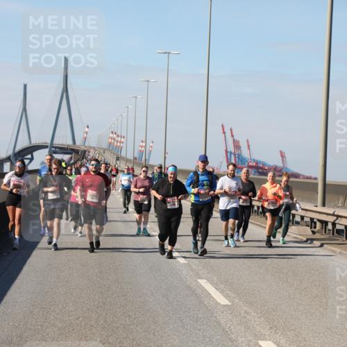 03.10.2025 - Köhlbrandbrückenlauf Yannick Fuchs http://msf.ph/oto/9192600 03.10.2025 12:14:24 Position 3  meine-sportfotos.de