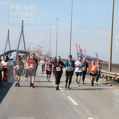 03.10.2025 - Köhlbrandbrückenlauf Yannick Fuchs http://msf.ph/oto/9192603 03.10.2025 12:14:24 Position 3  meine-sportfotos.de