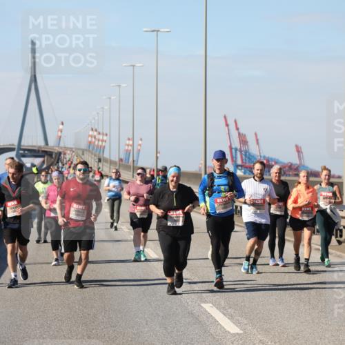 03.10.2025 - Köhlbrandbrückenlauf Yannick Fuchs http://msf.ph/oto/9192615 03.10.2025 12:14:25 Position 3  meine-sportfotos.de