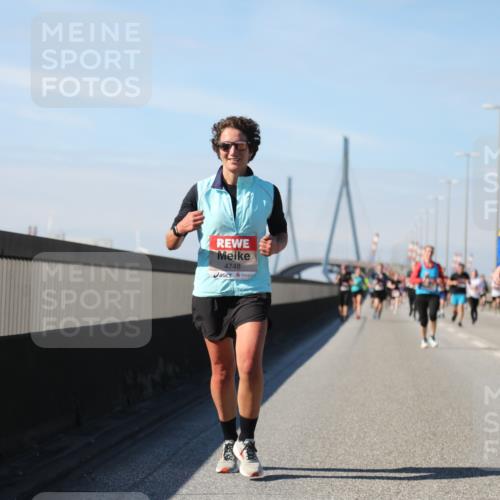 03.10.2025 - Köhlbrandbrückenlauf Yannick Fuchs http://msf.ph/oto/9192629 03.10.2025 11:54:01 Position 3 4748, 5396 meine-sportfotos.de