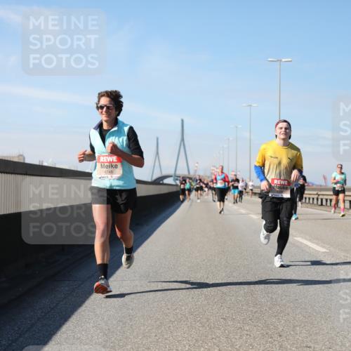 03.10.2025 - Köhlbrandbrückenlauf Yannick Fuchs http://msf.ph/oto/9192636 03.10.2025 11:54:02 Position 3 4748, 6487 meine-sportfotos.de