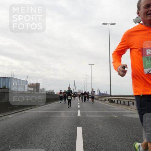 03.10.2025 - Köhlbrandbrückenlauf Matties Gatica Varas http://msf.ph/oto/9192637 03.10.2025 16:11:16 Position 3 8828 meine-sportfotos.de