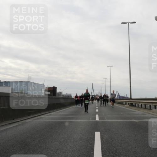 03.10.2025 - Köhlbrandbrückenlauf Matties Gatica Varas http://msf.ph/oto/9192638 03.10.2025 16:11:17 Position 3  meine-sportfotos.de