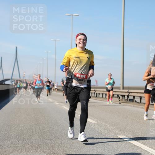 03.10.2025 - Köhlbrandbrückenlauf Yannick Fuchs http://msf.ph/oto/9192643 03.10.2025 11:54:02 Position 3 5396, 6487 meine-sportfotos.de