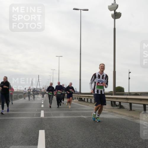 03.10.2025 - Köhlbrandbrückenlauf Matties Gatica Varas http://msf.ph/oto/9192659 03.10.2025 16:11:22 Position 3  meine-sportfotos.de