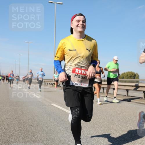03.10.2025 - Köhlbrandbrückenlauf Yannick Fuchs http://msf.ph/oto/9192660 03.10.2025 11:54:04 Position 3 5396, 6487 meine-sportfotos.de